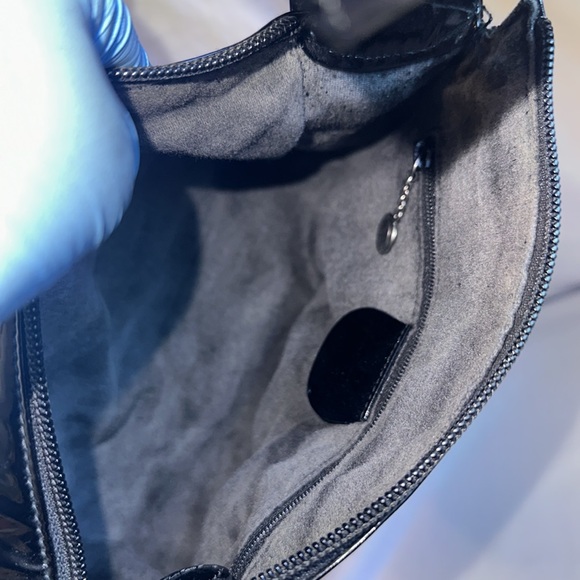 Vintage Patent Leather Gucci shoulder bag with White GG! - Picture 5 of 8